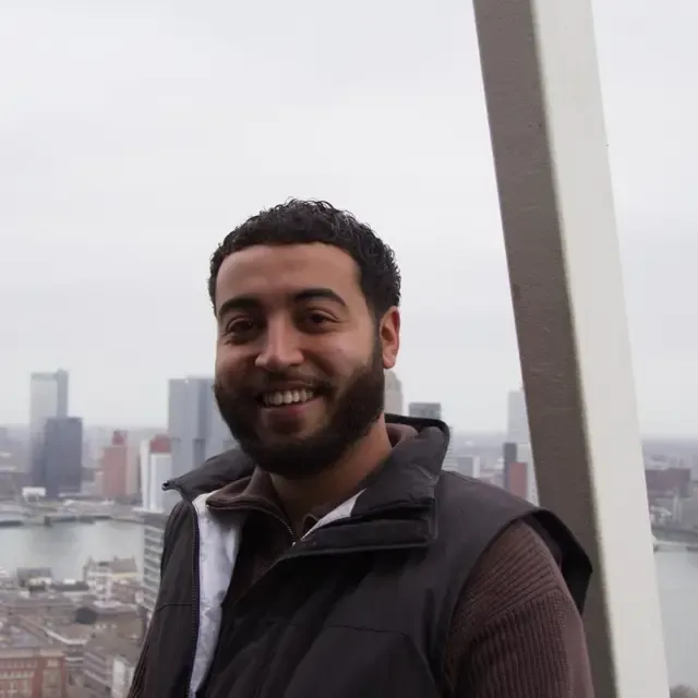 Portret van Abdelmalek El Aouni, IT Support Specialist bij ICT Productions